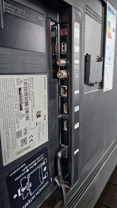 Samsung Crystal UHD 138