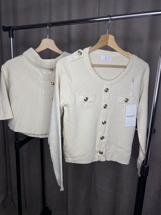 Compleu din tricot