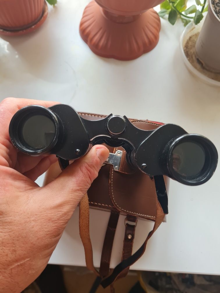 Binoclu 8x30 vintage.