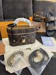 Poseta LV Vanity 19cm - full box/video
