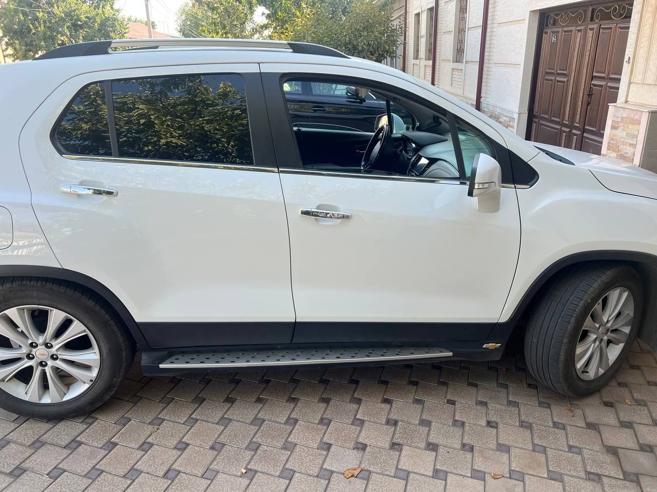 Chevrolet Tracker Premier – 2019 йил
Пробег: 75 000 км
Краскаси тоза,