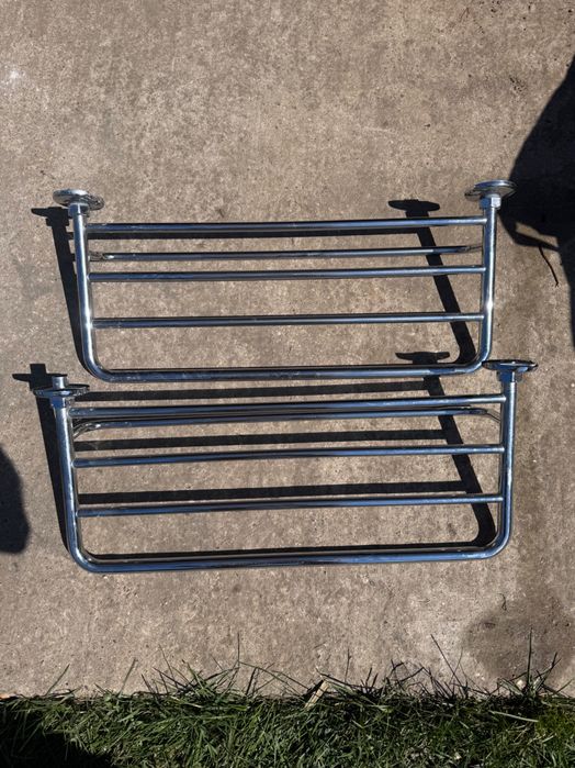 Chiuvete bucătărie și baie,plita pe gaz,suporți prosop,Aspirator