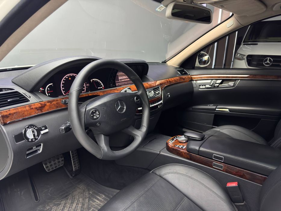 Продается Mercedes Benz W221 S63 AMG