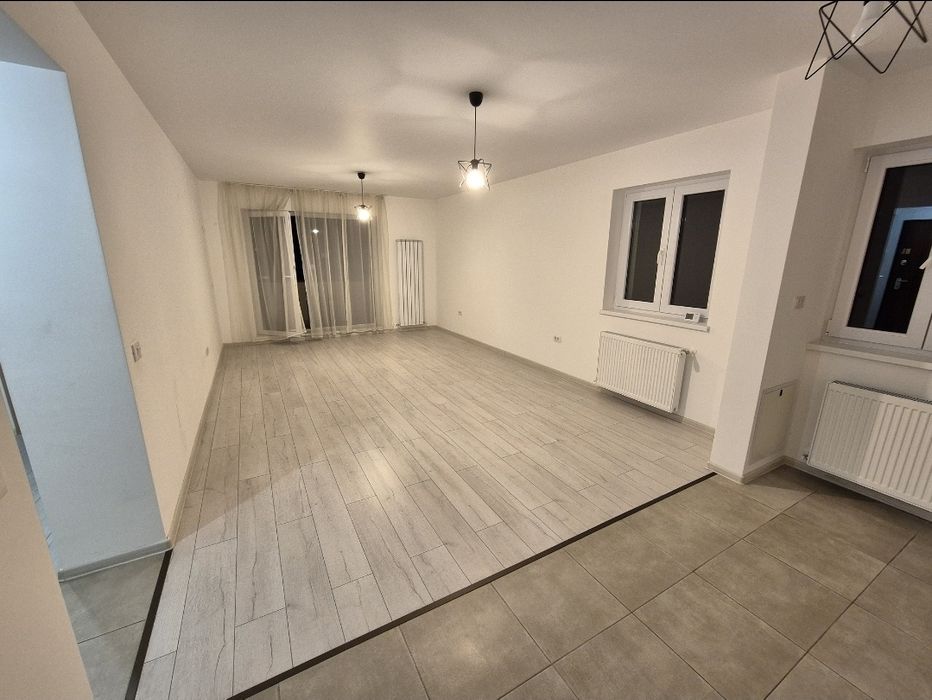 Inchiriez Apartament 2 Camere Top City zona Coresi Brasov Nemobilat