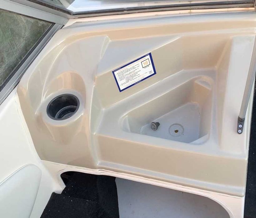 Barcă LARSON FINCRAFT 1850 DC cu motor Mercury de 115 CP