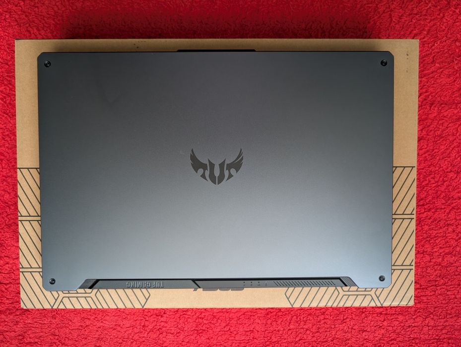 Laptop gaming Asus Tuf A17 FA706-IU