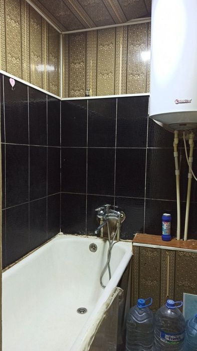 Чирчик шахри 
4-микрораён антощка
#2-хона 1-етаж 
Квартира ижарага