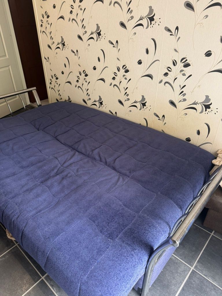 Vand canapea extensibila saltea relaxa.