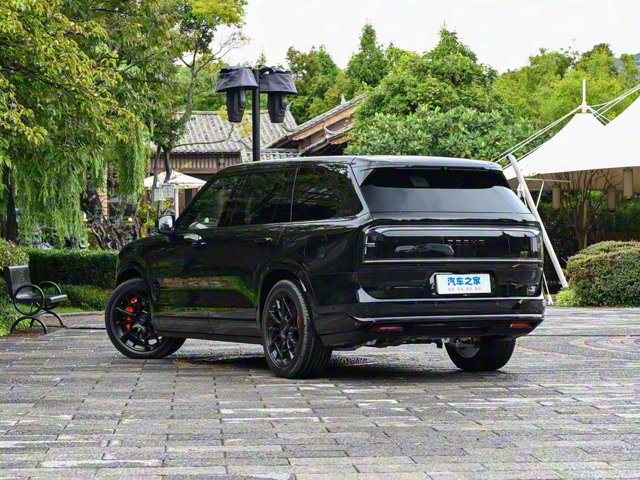 Zeekr 9x энг фулл black версия буюртмага юклиймиз