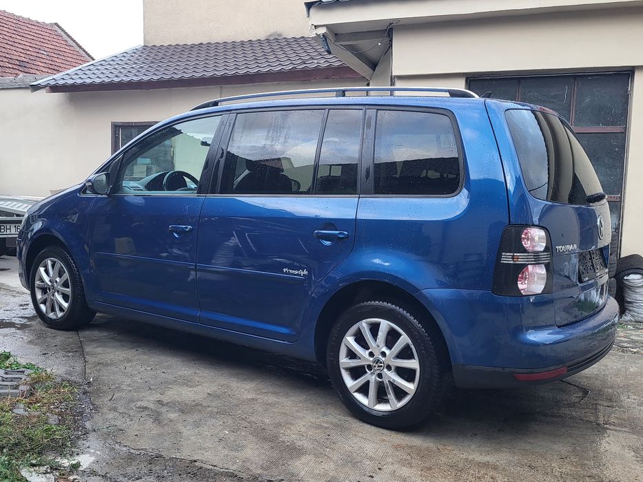 Touran Anul 2010 1.9 tdi 105cp BXE freestayler Navigație Xenon
