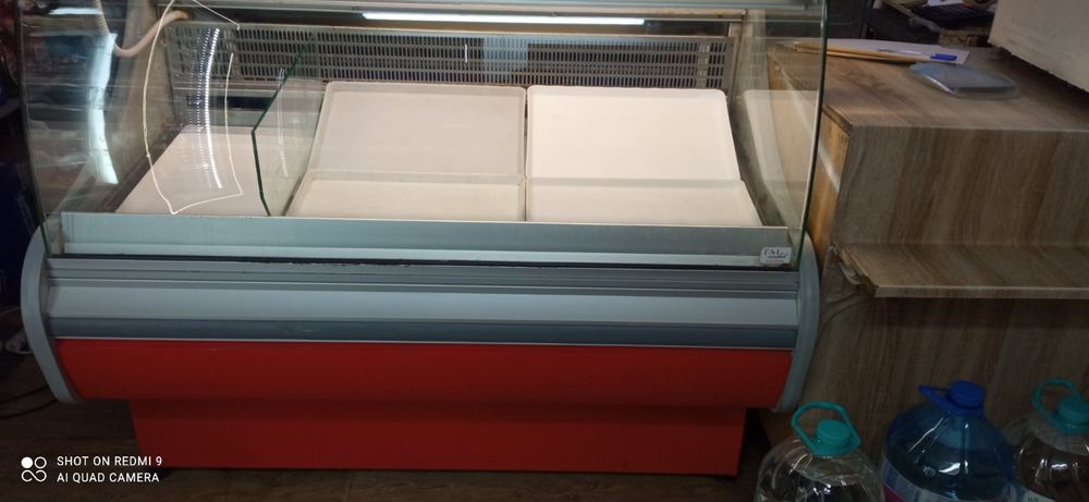 Хладилна витрина