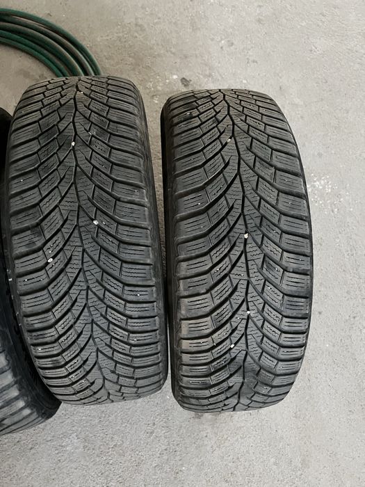 Vand 2 anvelope iarna !