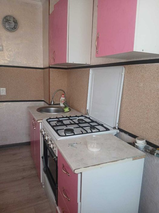 Продам шкаф кухонный гарнитур диван