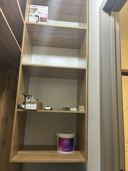 Стеллажи-полки для гардеробной