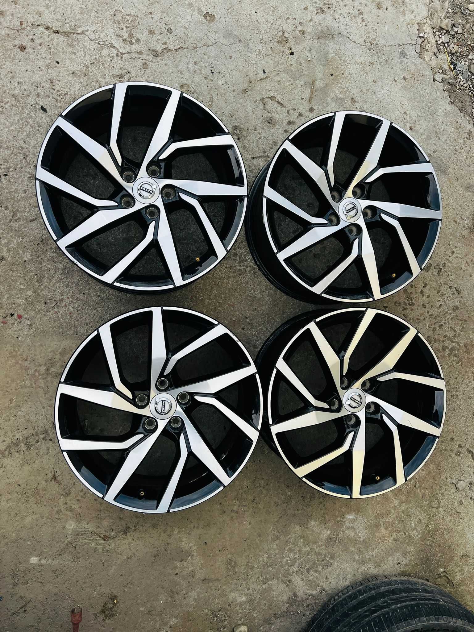 Jante Volvo R18 5-Y Spoke Black Diamond Cut S60 V60 Xc60 Xc40 Xc90