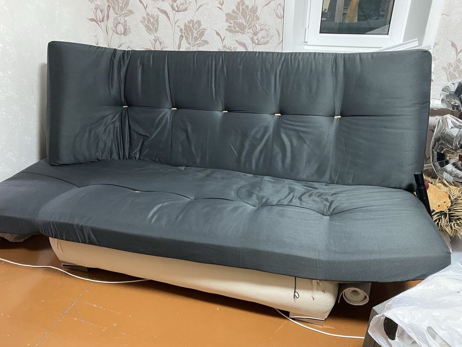 Диван б/у, конструкция клик- кляк, большой