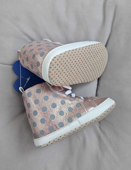 Sneakersi roz, marime 13-18 luni