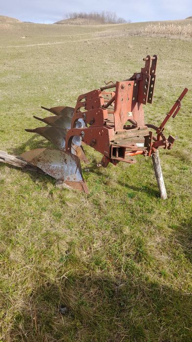 Plug  cu 4 trupite de vanzare