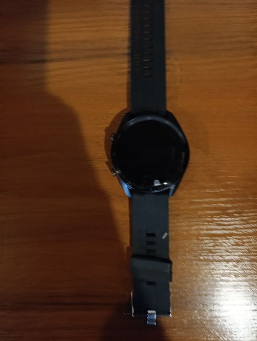 Smart watch sotiladi