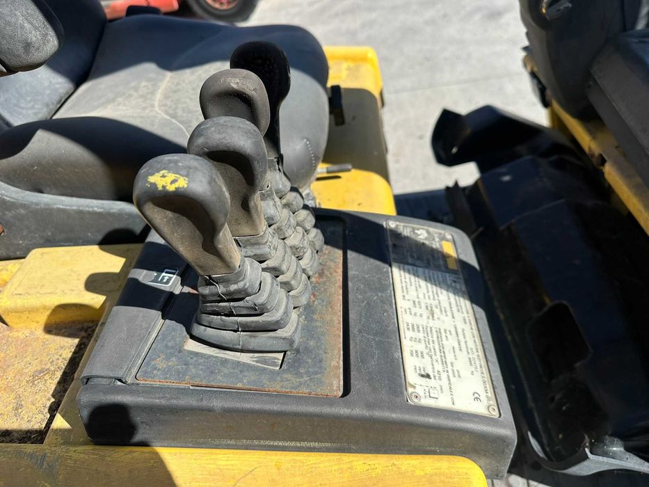 Dezmembrez stivuitor electric HYSTER