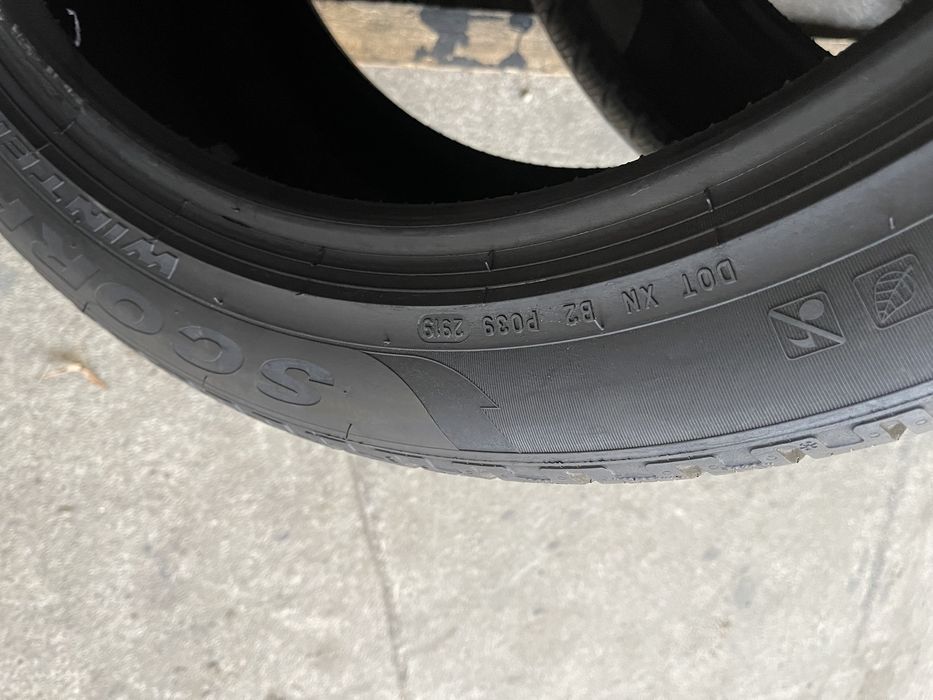 4 anvelope de iarna 295/40/20  Pirelli