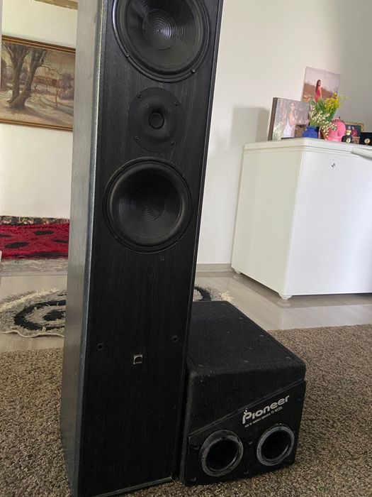 Vând subwoofer+ boxă în stare perfectă folosite maxim o săptămână