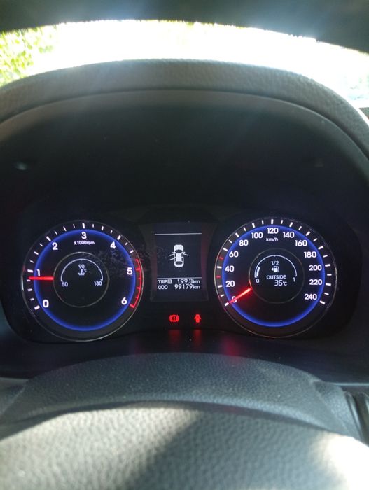 Vând hyndai i 40