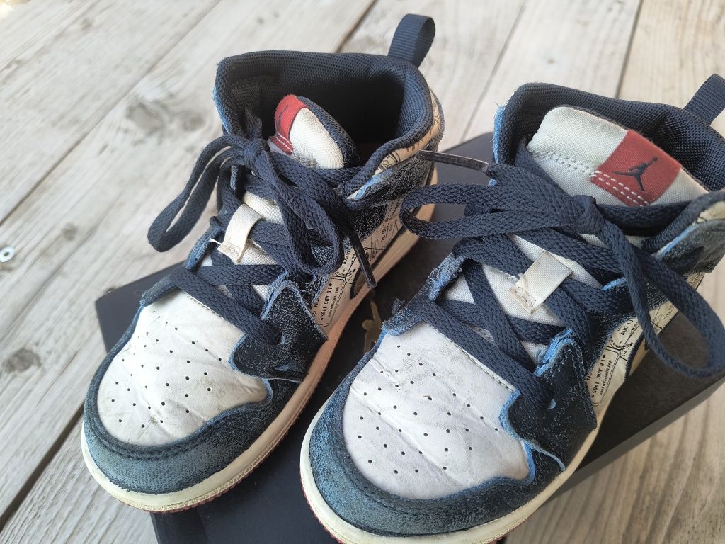 Jordan 1 Mid SE (GS) Big Kid's Shoes Armoury Navy-Pale Ivory-Red-Gold
