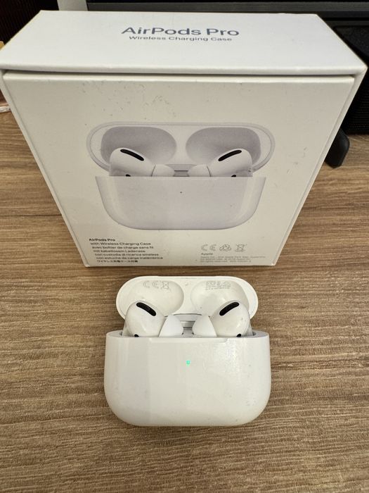 Casti Airpods Pro
