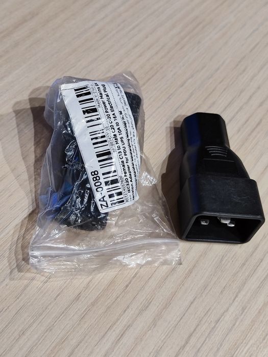 Преходник IEC 320 C20 Male To C13 3-Pin Female