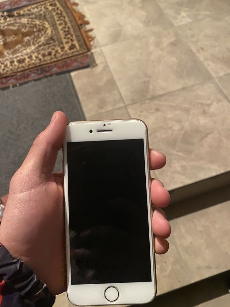 Iphone 8    85000 тг