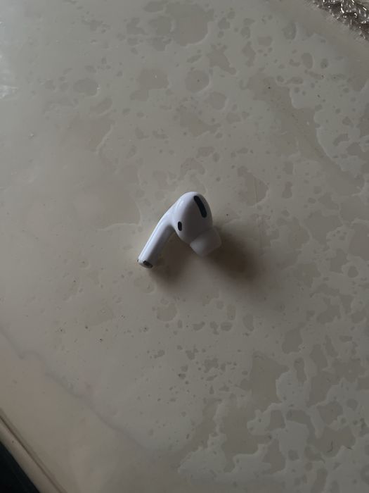 Левый наушник airpods2pro оригинал