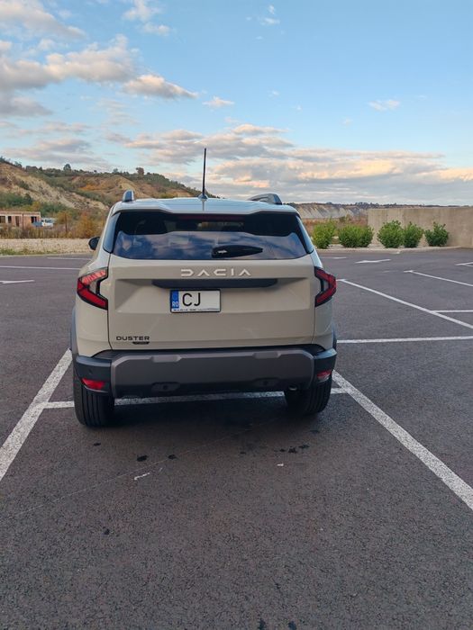 Vând Dacia Duster Hybrid 140 CP