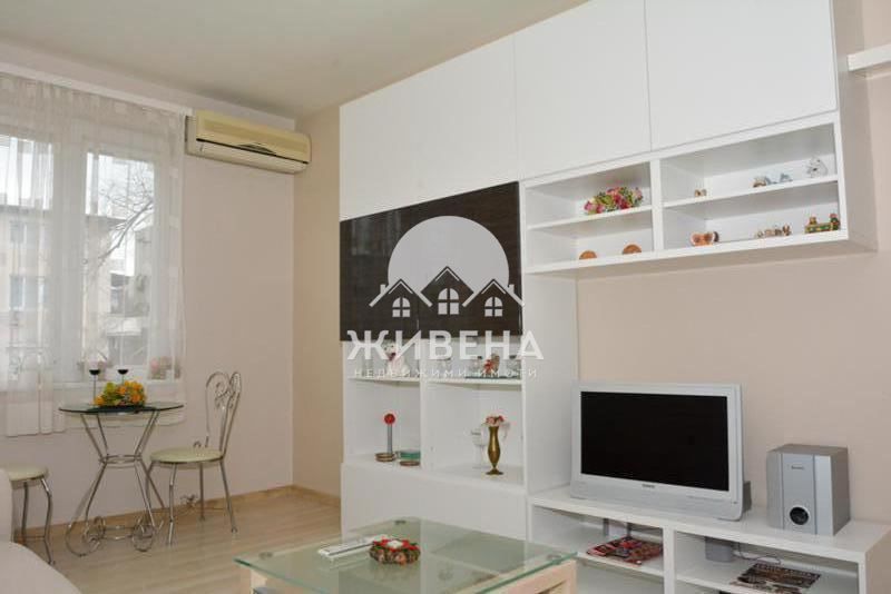 Продава се Четиристаен апартамент в Варна, ВИНС - 147 кв.м за 1939 €/кв.м - Снимка #3