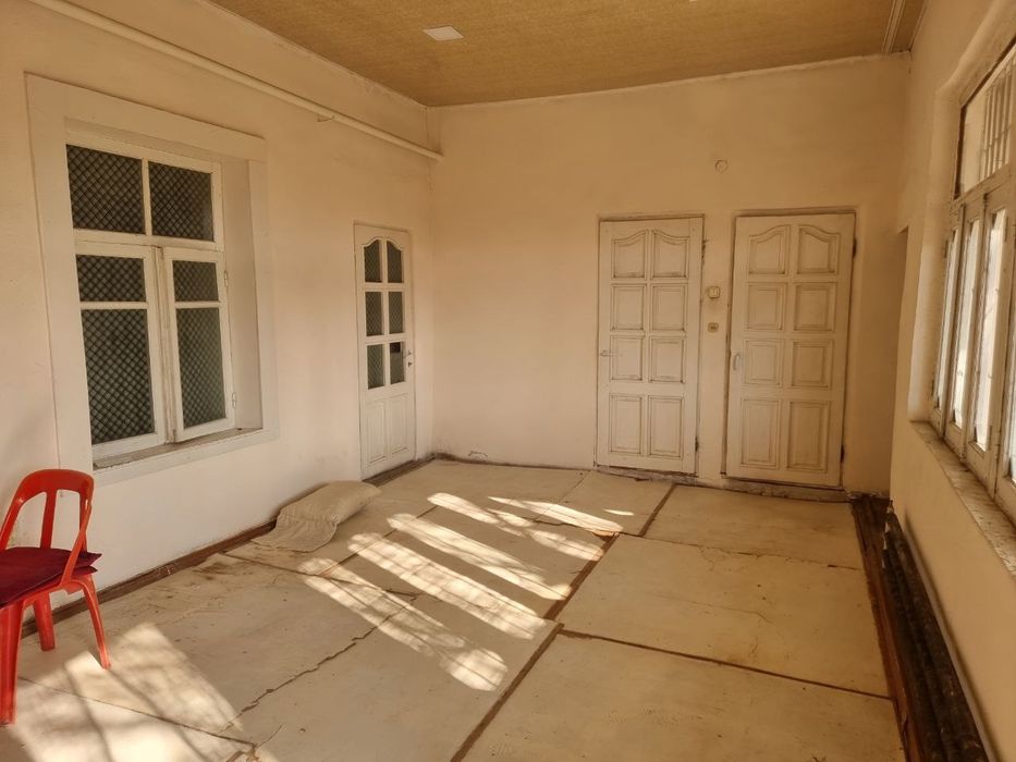 Феруза ,ТТЗ -2 м-в 6 сот 5 комн