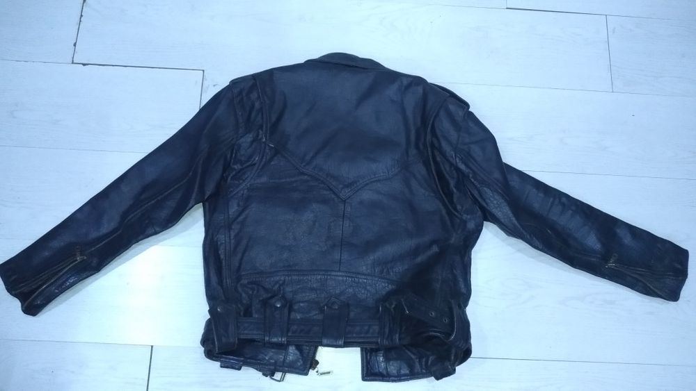 Продам Кожаную куртку тип Байкер
