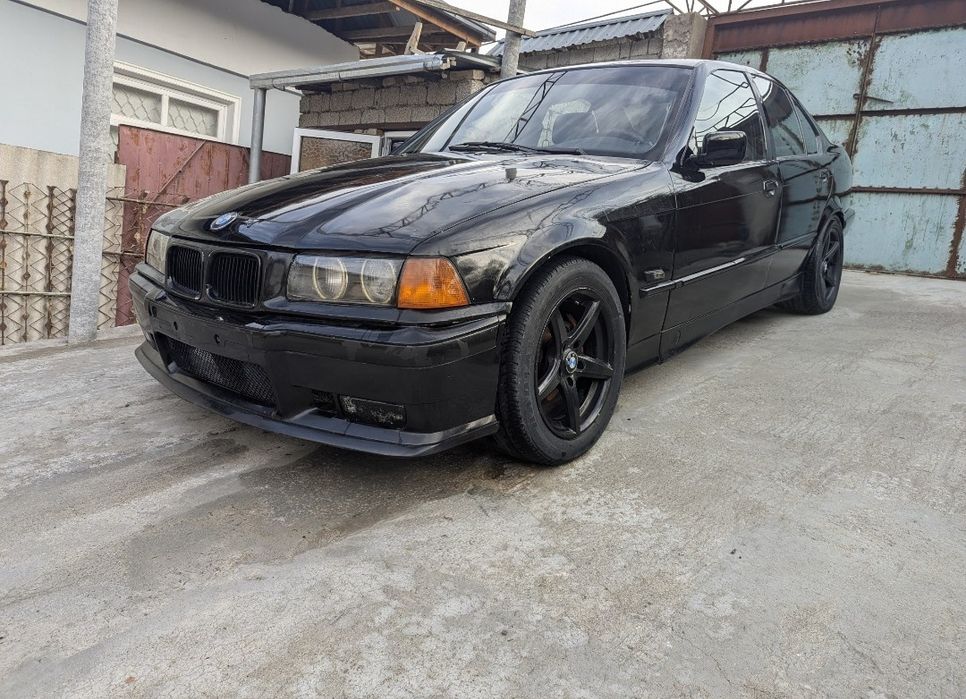 Продается автомобиль BMW E36 1994 года
