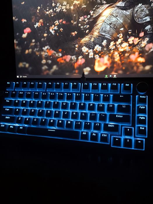 Продам клавиатуру ajazz ak820