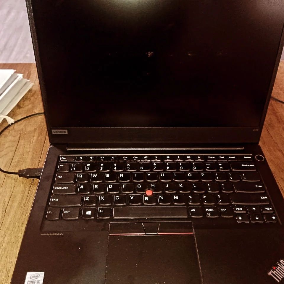 Noutbuk: Lenovo ThinkPad