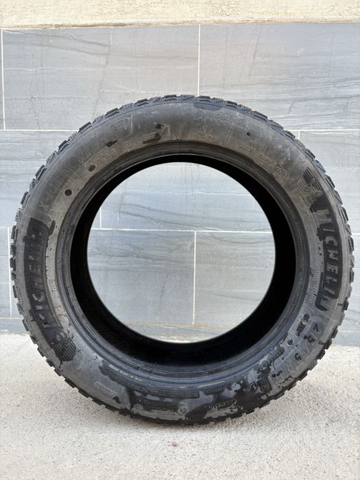 Шины зимние в отличном состояний