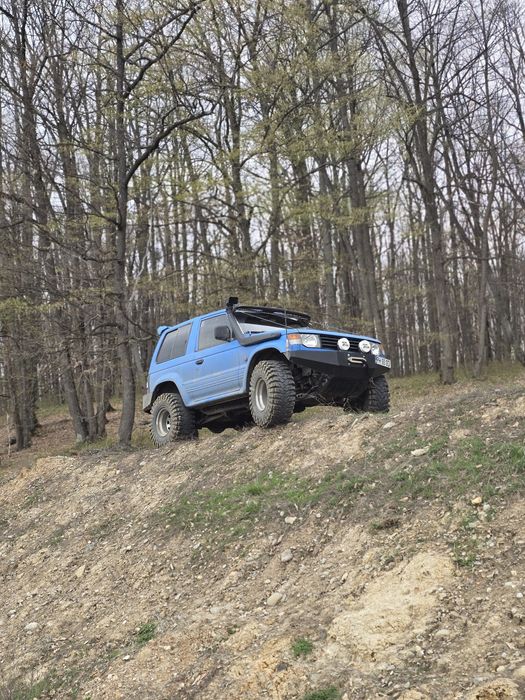 Vand pajero pregatit de offroad
