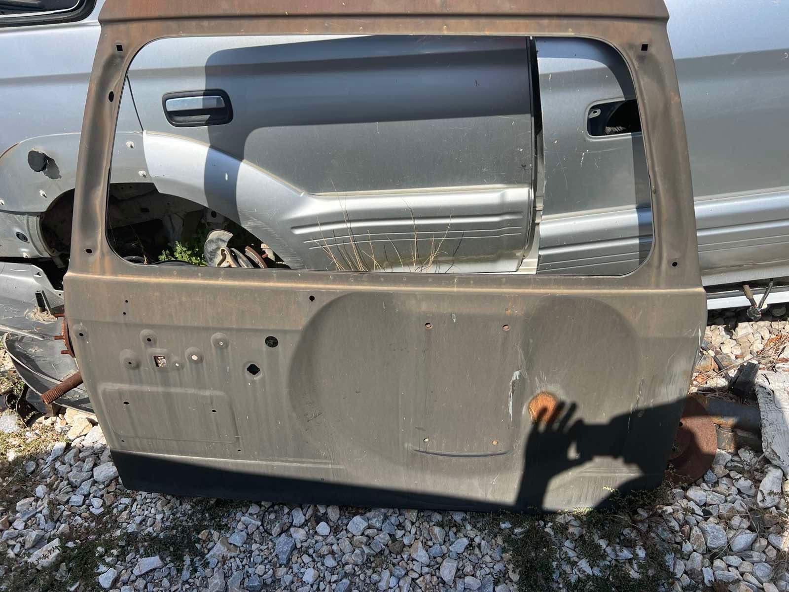 Пета врата за Toyota Land Cruzer