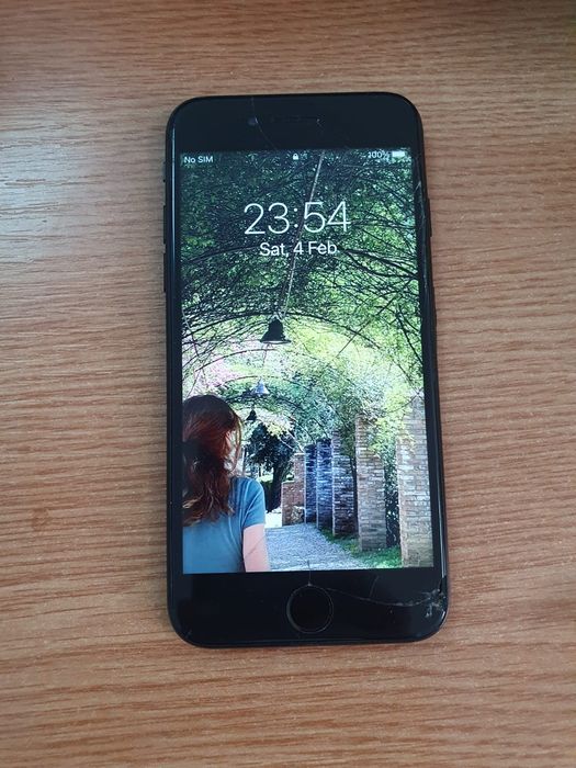 Iphone 7 model A1778 pentru piese dispaly touch cu probleme