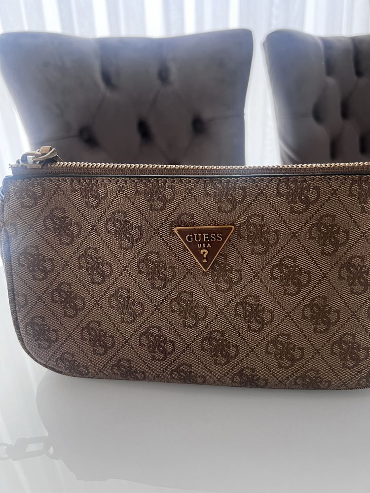 Дамска чанта Guess