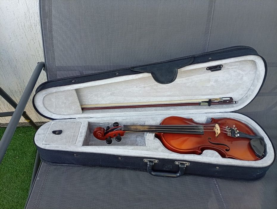 Vioară Reghin cu husă și arcuș
