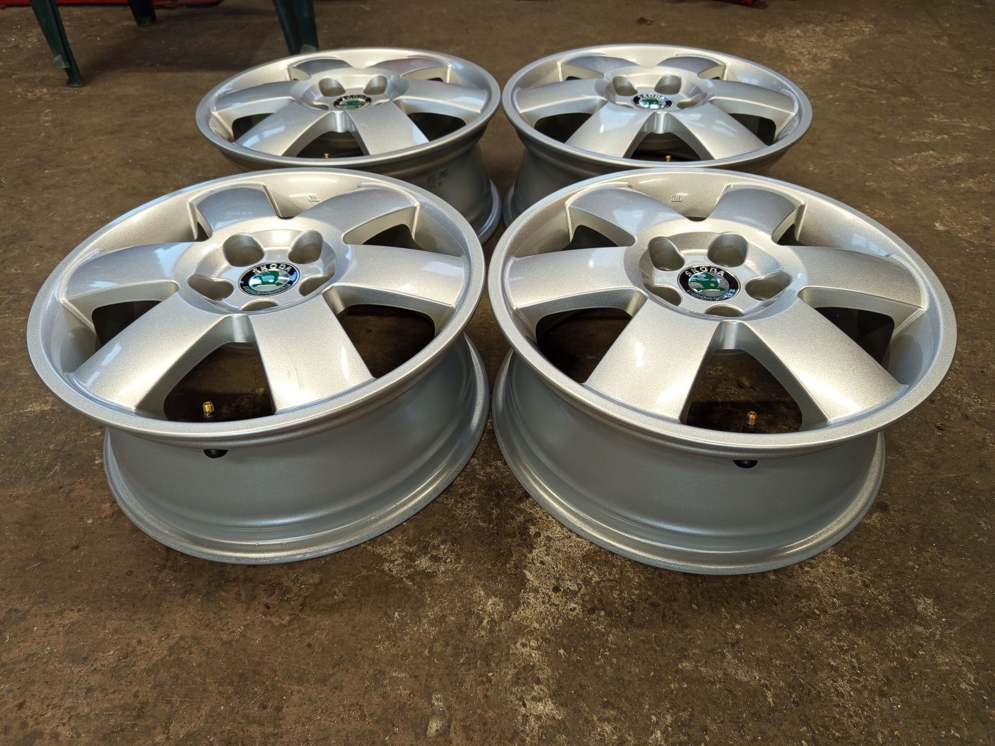 15'' Skoda Fabia Roomster Оригинални Джанти Шкода 5x100