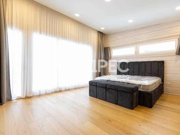 Продава се Къща в София, в.з. Бояна - 452 кв.м за 2423 €/кв.м - Снимка #1