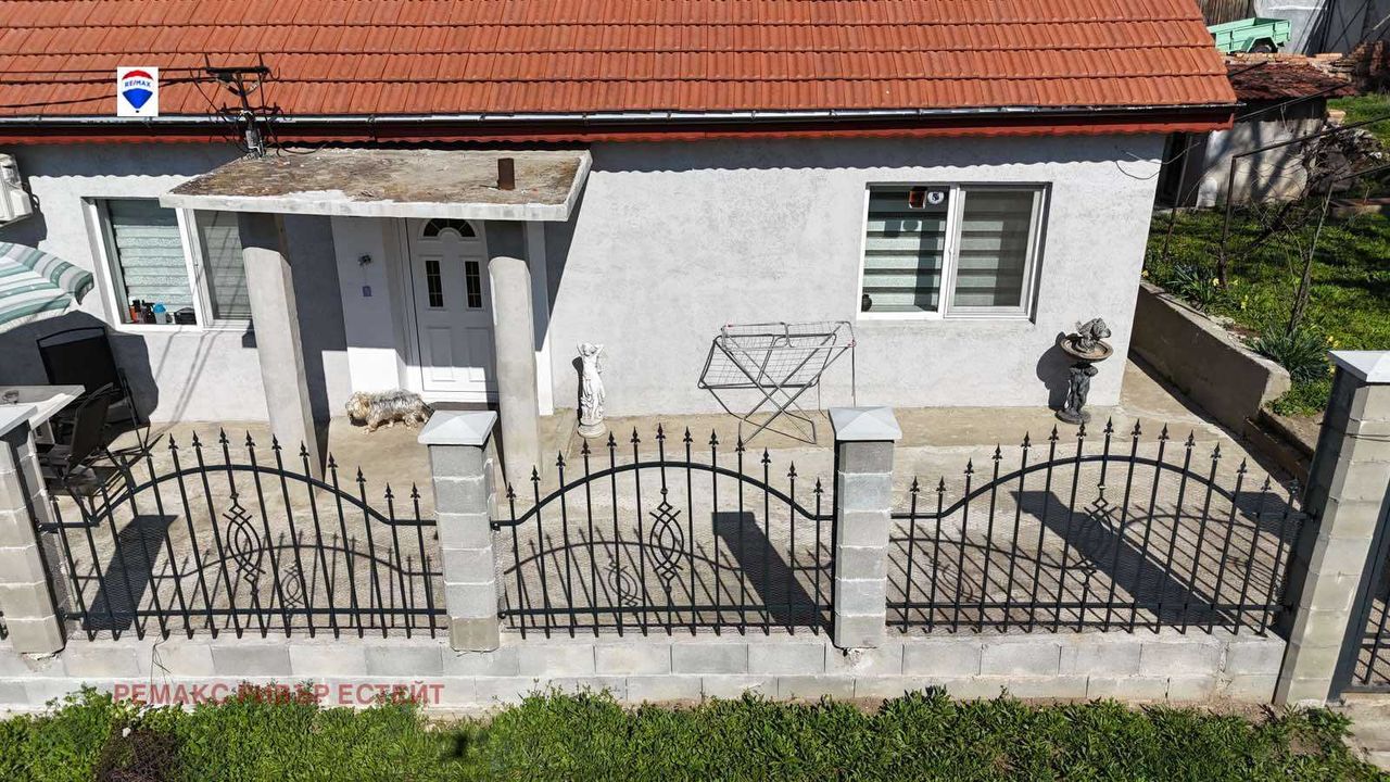 Продава се Къща в Русе, Дружба 2 - 94 кв.м за 1437 €/кв.м - Снимка #2