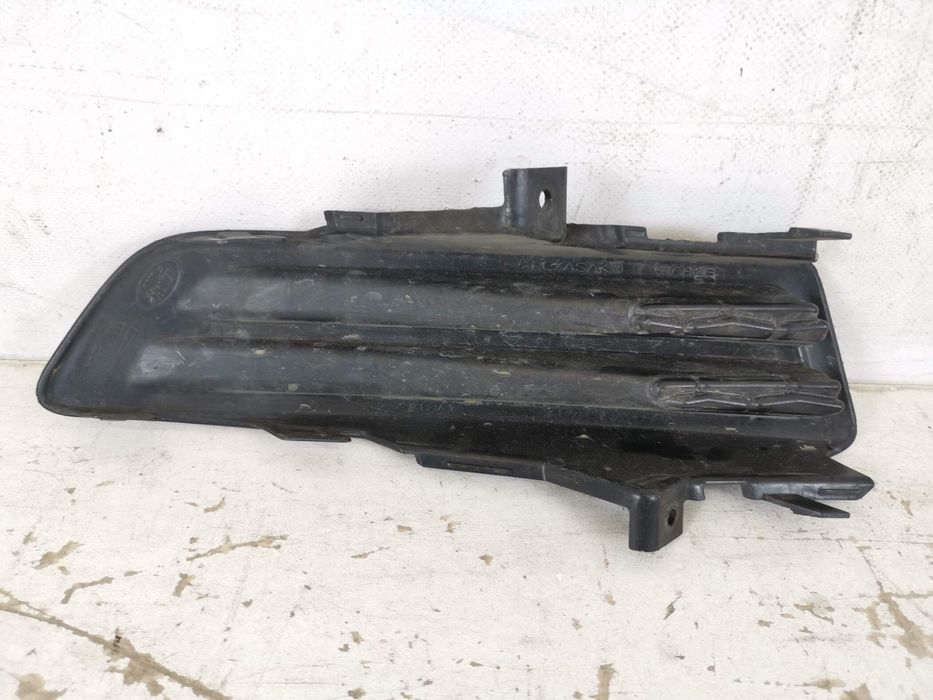 Ляв проекторен грил Ленд Роувър Дискавъри 4 / Lqv proektoren gril Land