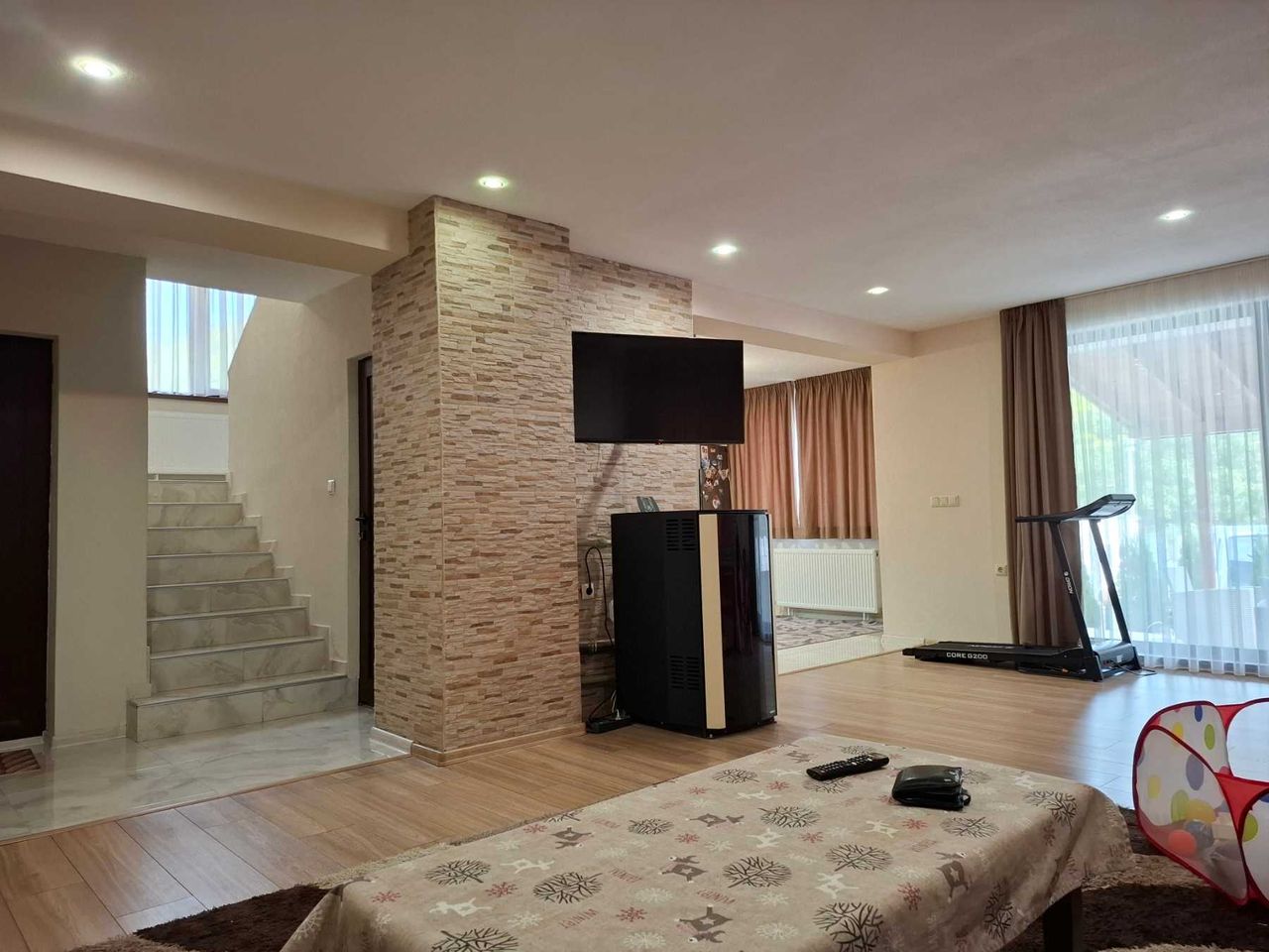 Продава се Къща в Благоевград, Освобождение - 180 кв.м за 2278 €/кв.м - Снимка #1